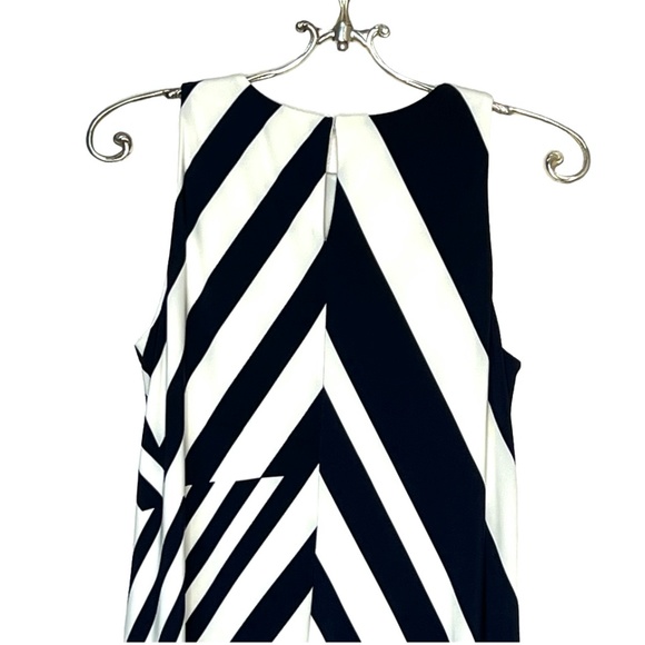 Ralph Lauren Blue and White Stripe Sleeveless Asymmetrical Dress Size 6 - Picture 7 of 15